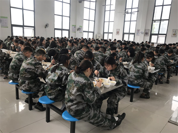 伙食保障